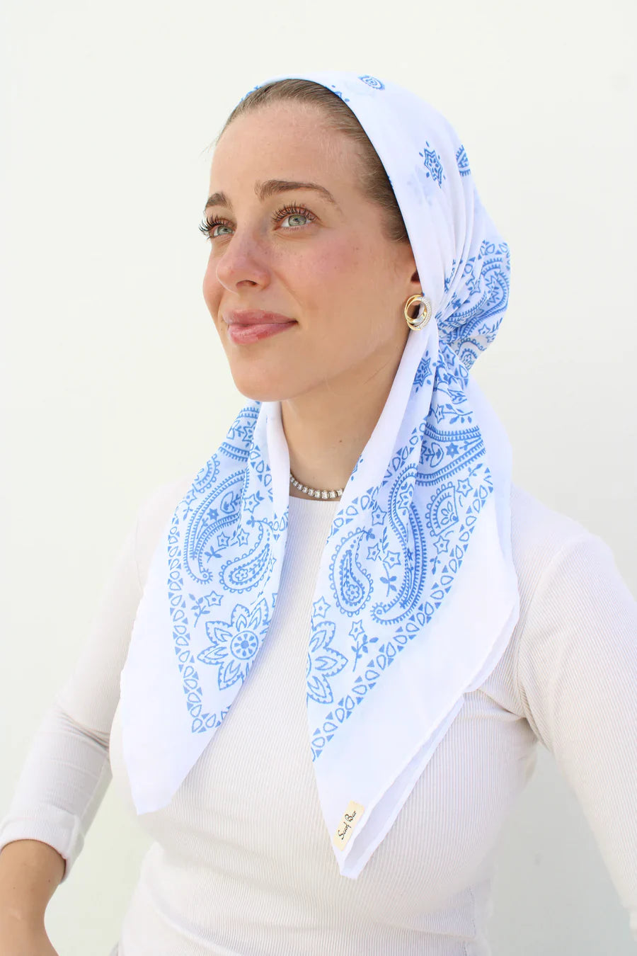 headscarf short pretied paisley