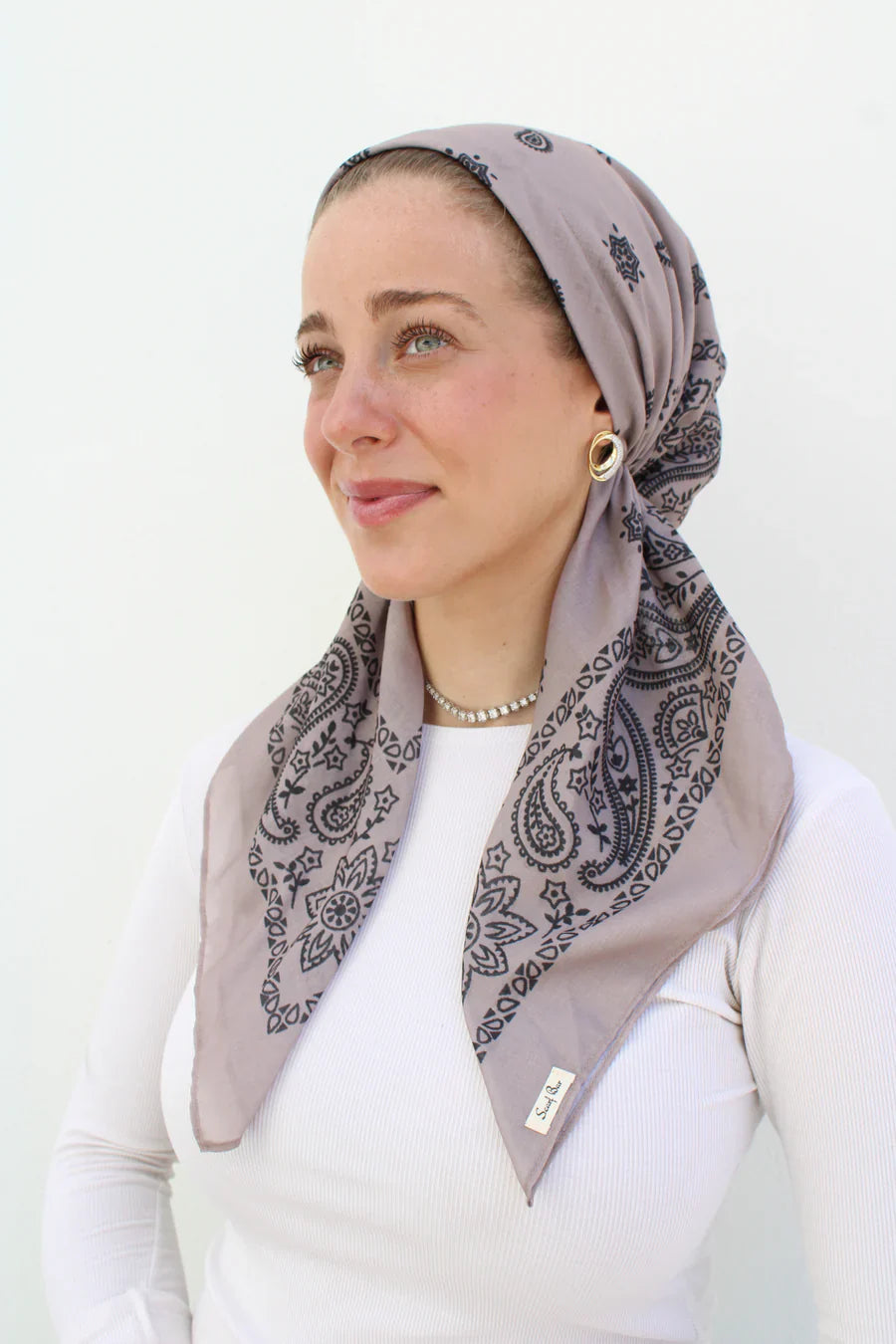 headscarf short pretied paisley